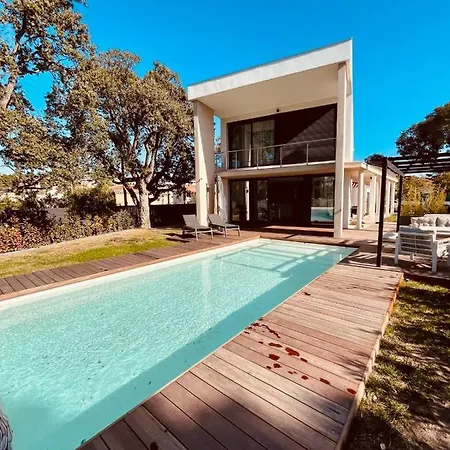 Magnifique Contemporaine Climatisee Piscine Ref Notre Dame *